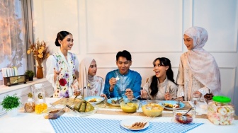 Gen Z di Hari Raya: Antara Kewajiban Tradisi dan Realita Zaman