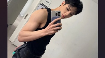 Jeno NCT Mendadak Hapus Selfie: Mata Elang Netizen Temukan Vape?