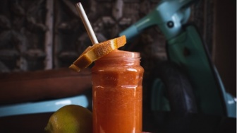 Secuil Kebahagiaan, Soal Adrian dan Minuman Oplosan dari Kak Lita