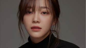 Tinggalkan Jellyfish, Kim Sejeong Resmi Gabung Agensi Aktor Lee Byung Hun