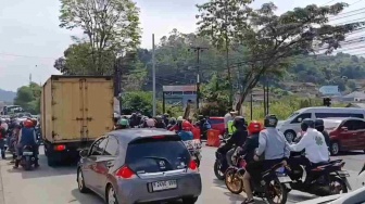 Garut-Bandung Macet Horor! 5 Ribu Kendaraan Padati Leles, Polisi Tarik-Ukur Skema Buka Tutup