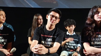 Dulu Tidur di Pom Bensin dan Makan Warteg, Rey Bong Kini Balas Budi Jadikan Ayahnya 'Bos'