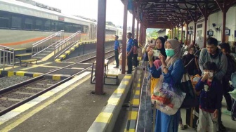 Ogah Tua di Jalan, Belasan Ribu Pemudik Banjar Pilih "Kuda Besi" Demi Kejar Jadwal Ngantor