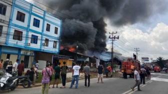 Kebakaran di Nanga Pinoh di Momen Lebaran 2026, Sejumlah Bangunan Hangus Terbakar