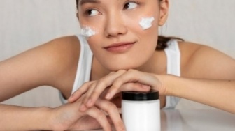 4 Brightening Moisturizer Jumbo di Bawah Rp74 Ribu, Bikin Cerah Bebas Kusam