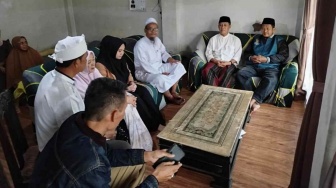 Lolos dari Jerat Majikan dan TPPO! Tangis Haru Pecah Saat Dua PMI Asal Banjar Tiba di Tanah Air