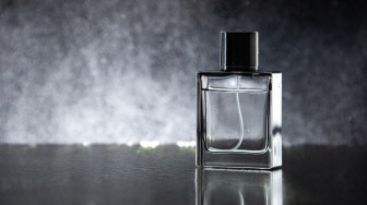 5 Rekomendasi Parfum Pria Isi Ulang, Wangi Tahan Lama Seharian