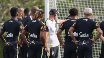 Beri Motivasi, Rivaldo Kunjungi Sesi Latihan Timnas Brasil di Orlando