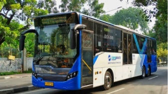 Benarkah Naik Transportasi Umum Bisa Efektif Kurangi Emisi?