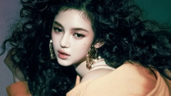 ADOR Gugat 43 Miliar Won, Danielle Tuduh Proses Sidang Rugikan Kariernya