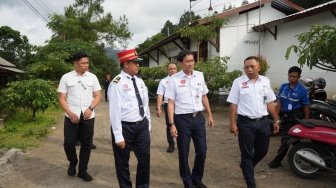 Direktur Utama KAI Bobby Rasyidin saat melakukan peninjauan langsung ke wilayah Daop 9 Jember dan Daop 8 Surabaya [Handout]
