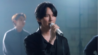 Kim Nam Gil Debut Jadi Penyanyi, Rilis Single Rock Perdana Running To You