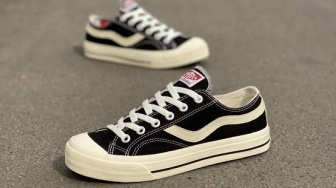 5 Sepatu Sneakers Lokal Dengan desain Versatile, Cocok Dipakai Segala Acara