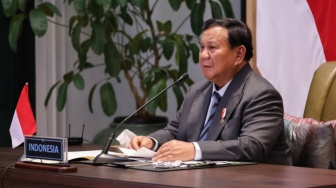 Indonesia Menuju Era Kendaraan Listrik: Antara Visi Besar dan Tantangan Nyata