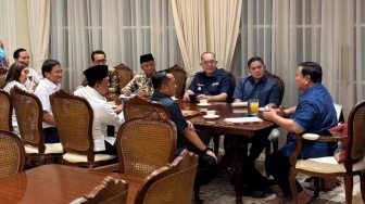 Prabowo Dorong Penataan Bantaran Rel, KAI Siap Inventarisasi dan Amankan Lahan