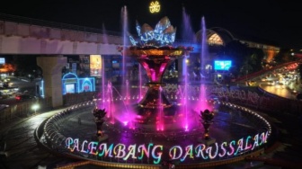 Bundaran Air Mancur Jadi Ikon Wisata Baru, Viral Parkir Liar Rp20 Ribu Dikeluhkan Pengunjung