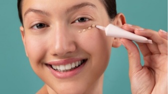 Apa Beda Tinted Sunscreen dan Sunscreen Biasa? Ini 5 Rekomendasi Produknya