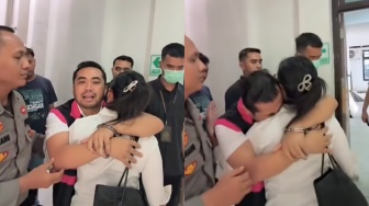 Air Mata Amsal Sitepu Didakwa Mark Up Video Profil Desa: Hukum Negara Kita Sedang Tak Baik-baik Saja