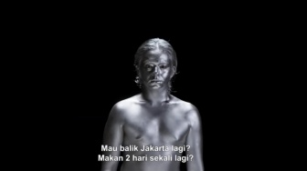 Bintangi Para Perasuk, Angga Yunanda Kesulitan Bersihkan Cat Manusia Silver