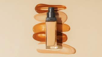 7 Rekomendasi Foundation yang Bagus untuk Makeup Awet Seharian