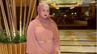 Tetap Modis di Tengah Konflik, Intip 8 Inspirasi Gaya Pastel Tasyi Athasyia