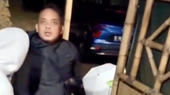 Viral! Nyali Baja Pemilik Vila Hadapi Preman Mabuk yang Mengamuk di Galunggung Tasikmalaya