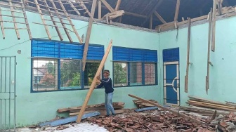 'Bom Waktu' di SMPN 3 Banjarsari Ciamis Meledak: 15 Tahun Tanpa Renovasi, Atap Kelas Ambruk