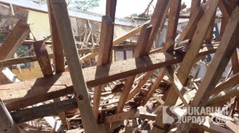 Senin Kelabu di Pabuaran: 3 Ruang Kelas SMPN 3 Ambruk Seketika