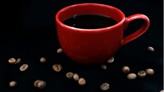 Tim Kopi Hitam Mana Suaranya? 5 Tanda Kepribadian Pecinta Kopi Pahit Tanpa Gula