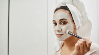 Wajah Bebas Kilap! 4 Clay Mask Matcha untuk Pori-pori Lebih Bersih