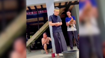 Viral Dukun di Sinjay Obati Pasien Pakai Gerakan Mirip Salat dan Mantra Cabul