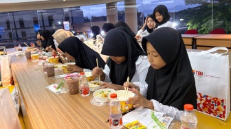 Lebih dari Sekadar Nilai Akademik: Mengapa Empati Adalah Kunci Masa Depan Anak?