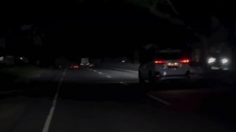 Jalan Bypass Prof Ida Bagus Mantra Gelap Gulita: Pengendara Takut Hampir Tabrak Orang