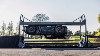 Mobil ini Bisa Jalan Terbalik Menentang Gravitasi, Ini Rahasia McMurtry