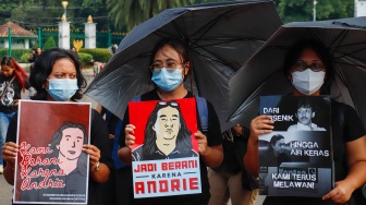 Aksi Kamisan ke-902 Soroti Teror Air Keras, Aktivis Desak Usut Tuntas Kasus Andrie Yunus