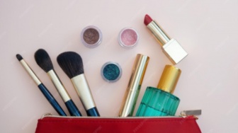 7 Makeup Kit di Bawah Rp200 Ribu untuk Pemula, Tampil Cantik Tanpa Boros