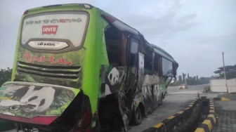 Tragedi Bus Restu di Tol Jomo: Satu Nyawa Melayang dalam "Tarian Maut" Akibat Pecah Ban