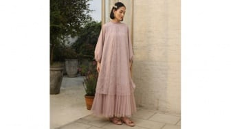 7 Rekomendasi Dress Hijab Merek Lokal untuk Kondangan: Tampilannya Mewah!