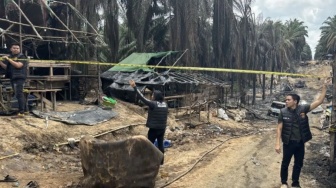 Di Balik Kebakaran Muba, Kok Bisa Ada Sumur Minyak Ilegal di Area Perkebunan Hindoli?
