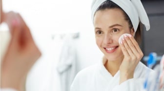 5 Rekomendasi Exfoliating Pad Green Tea untuk Atasi Jerawat dan Kemerahan