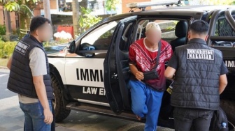 Enggan Ganti Rugi Motor Rusak, Bule Viral Terjun dari Tebing di Bali Ditangkap Saat Hendak Kabur