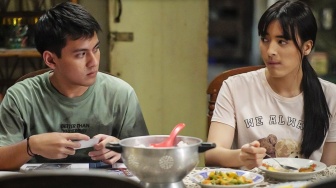 Mawar de Jongh dan Rey Bong Punya Ritual Jelang Syuting Film Ayah Ini Arahnya Kemana, Ya?