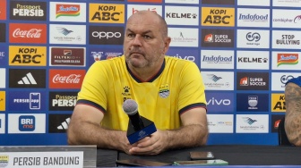 Berada di Papan Bawah, Persib Bandung Waspadai Motivasi Semen Padang