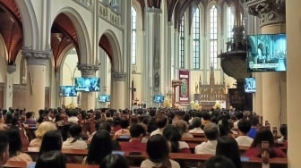 Padati Gereja Katedral, 2.500 Umat dan Tokoh Nasional Khidmat Ikuti Misa Pontifikal Paskah