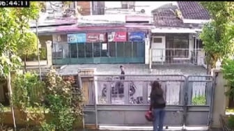 Kejahatan Sadis di Semarang, Penjambretan Brutal Terekam CCTV, Wajah Korban Robek 17 Jahitan