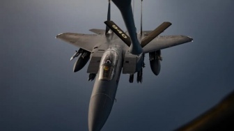 Cerita Dramatis Tim SEAL Jalani Misi Penyelamatan Pilot F-15 yang Diburu Tentara Iran