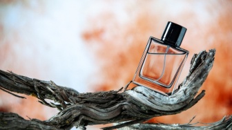 Wangi Hangat dan Memikat: Ini 5 Parfum Spicy Woody yang Harus Dicoba!