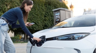 Berapa Biaya Charge Mobil Listrik di Rumah? Segini Daya Listrik yang Dibutuhkan