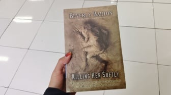 Jejak Darah dan Rahasia: Menguliti Thriller Killing Her Softly