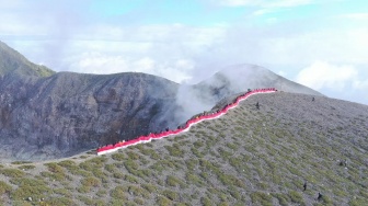 Status Gunung Sorik Marapi Madina Naik ke Level Waspada, Jalur Pendakian Ditutup Sementara